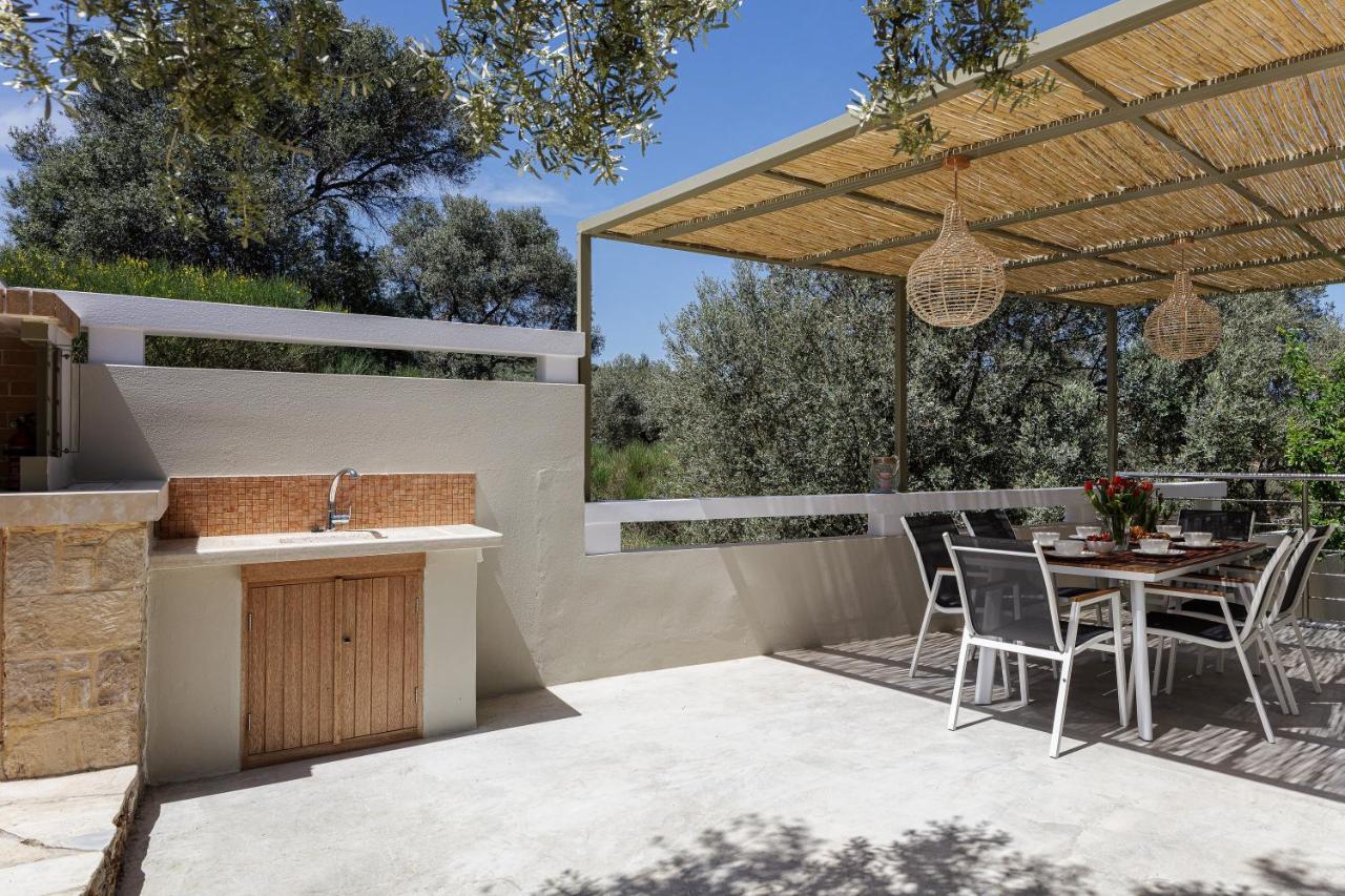 Rizes Villa With Jacuzzi & Heated Pool Agia Triada Dış mekan fotoğraf